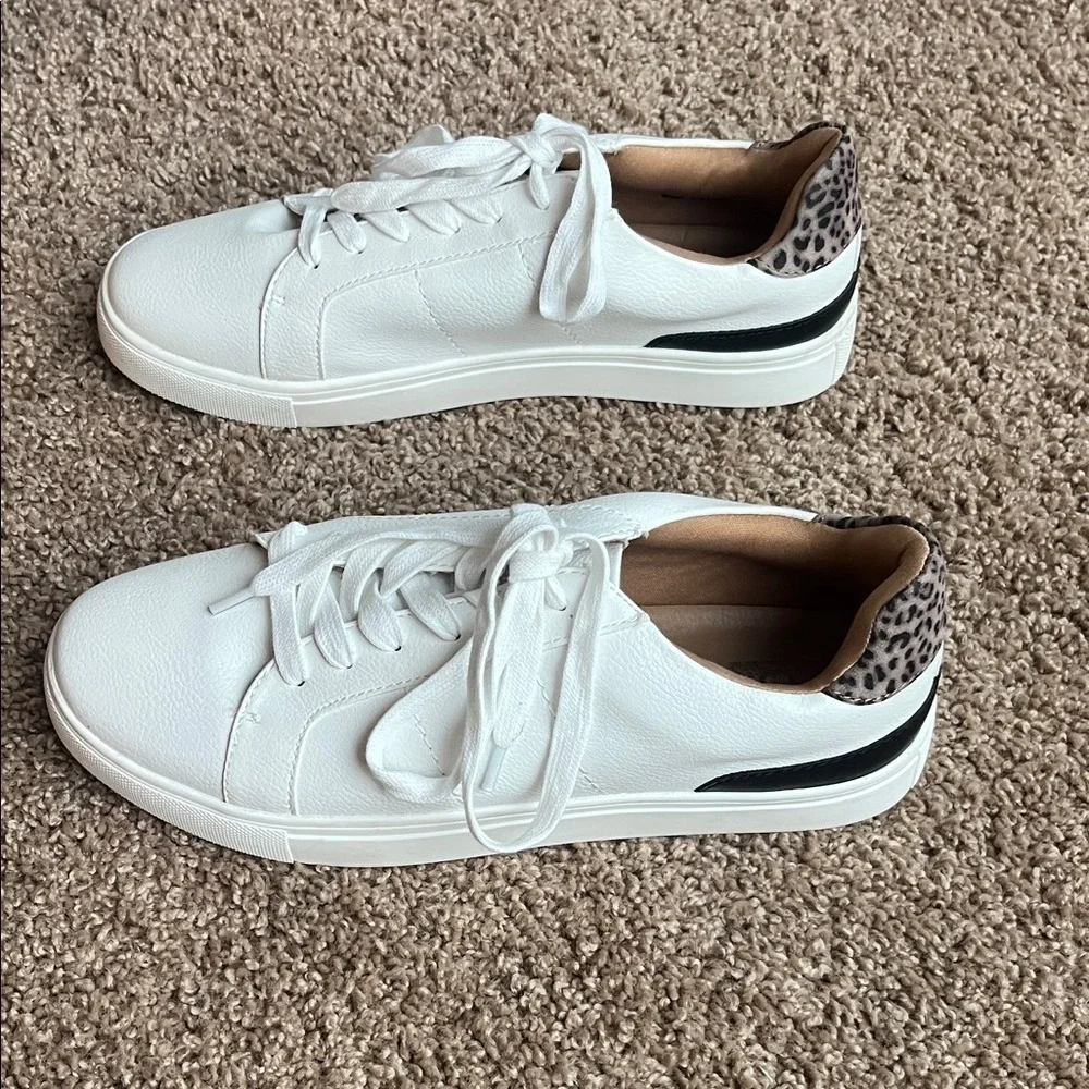 NWOT DV by Dolce Vita White Leather Sneakers with Animal Print Accent